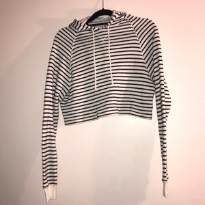 cropped hoodie